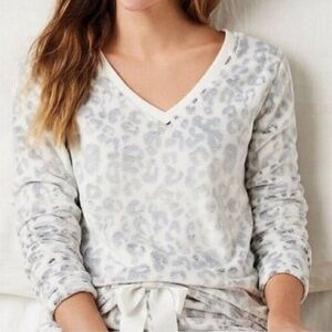 UGG Gray Leopard Print V-Neck Soft Cozy Fleece Loungewear Sweater Size Medium